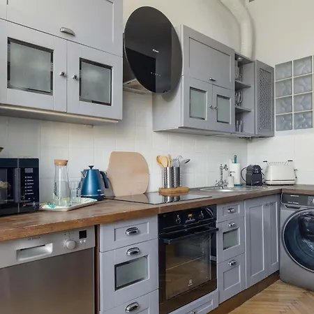 Uroczy Przestronny W Krakowie By Renters Апартаменты