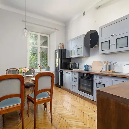Uroczy Przestronny W Krakowie By Renters Апартаменты Краков