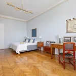 Uroczy Przestronny W Krakowie By Renters Krakov