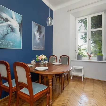 Uroczy Przestronny W Krakowie By Renters *